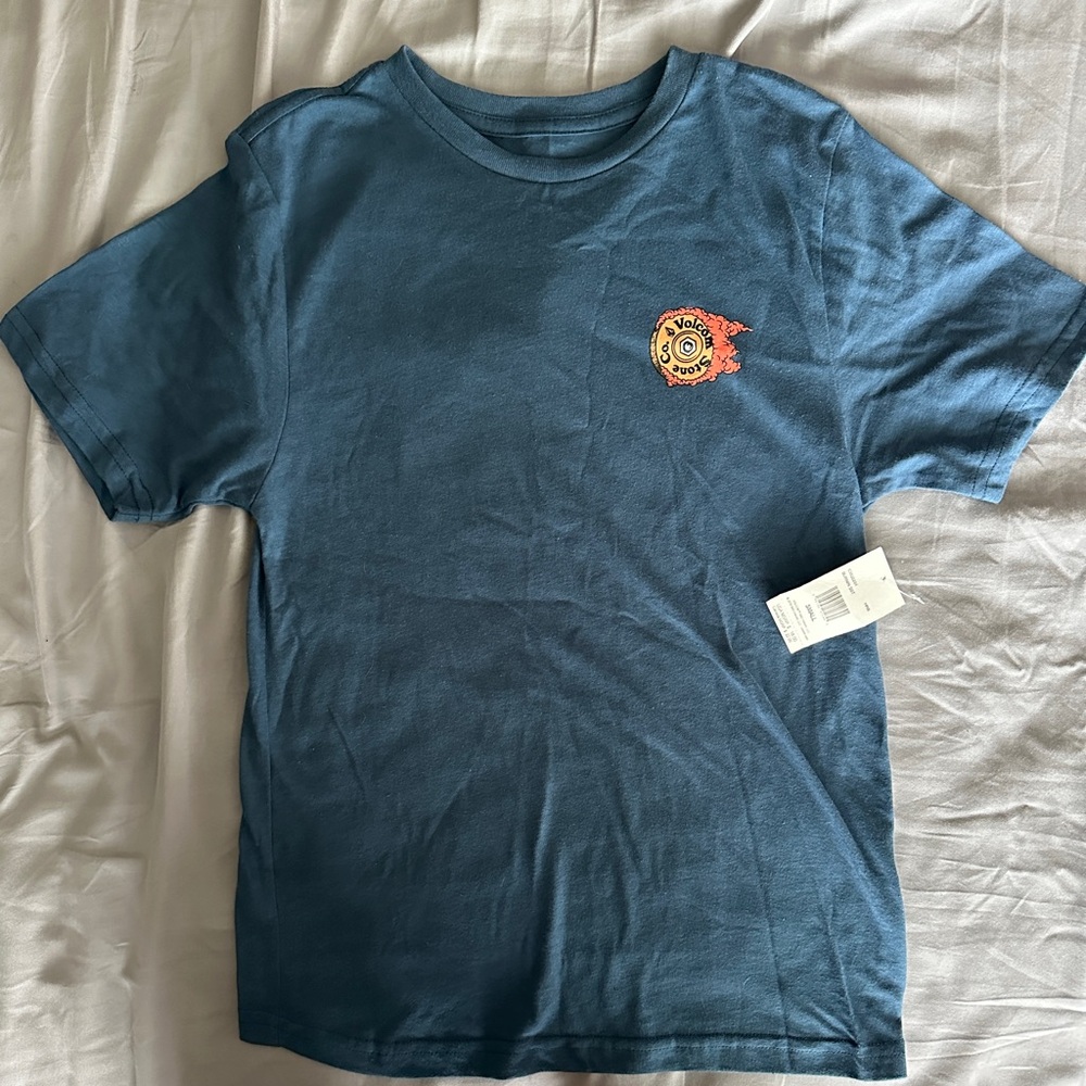 Volcom boys small short sleeve blue shirt. Excellent condition. NWT.